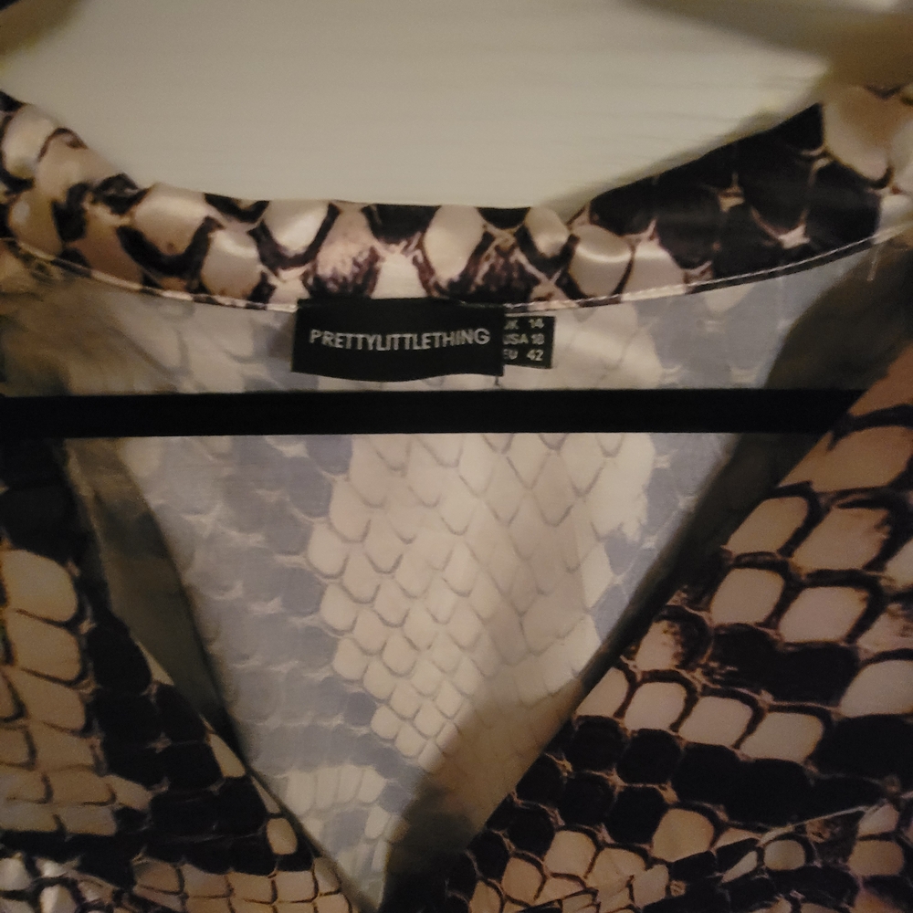 PrettyLittleThing Snake Print Dress - Black and Cream - Picture 2 of 4